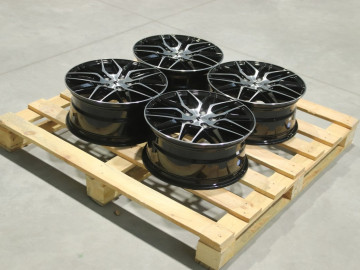 Set Of Jr28 16X7 Et40 5X114,3 Gloss Black Machined Face