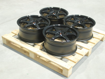 Set Of Jr3 18X8 Et40 5X114,3 Gloss Black