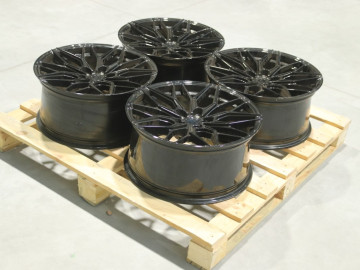 Set Of Jr46 19X9 Et23 5X112 Gloss Black