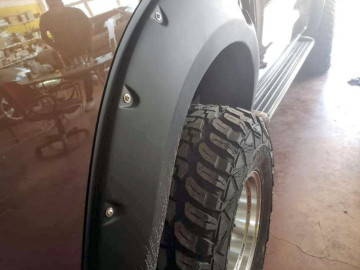 Abas em ABS XXL +45 mm para Nissan NP300 Navara D23 (2016 em diante) – conjunto de 6 peças, cor preta, compatíveis com versões AdBlue.