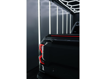 Cobertura retrátil eléctrica Tessera Roll+ (versão BASIC + E-KIT) em Preto Mate Ford Ranger (P703) 2023+ NO OEM ROLL BAR