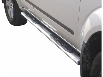 Estribos em tubo inox, secção oval, com pisantes