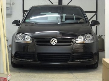 Front Bumper suitable for VW Golf V 5 (2003-2007) Jetta (2005-2010) R32 Piano Glossy Black Grill