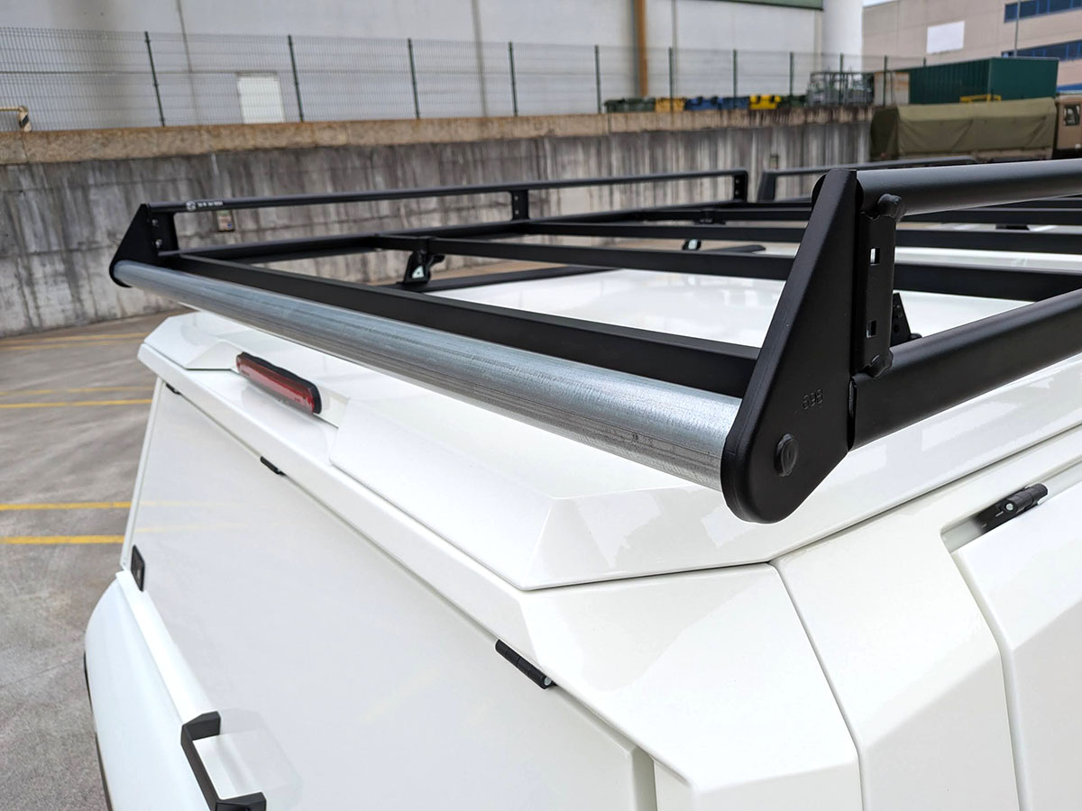 Grade de tejadilho reforçada para hardtop e cabina, com defletor e rolo (compatível com Alpha GSE e Aeroklas ABS)