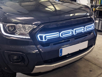 Grelha frontal em ABS com letras “FORD” XTREME LED – Ranger 2016–2019