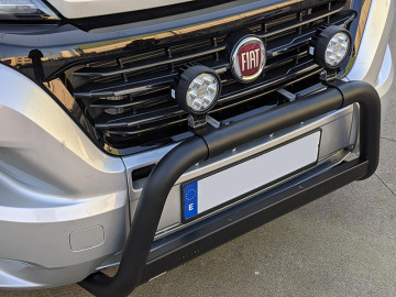 Grelhas Frontais inox negro Ø63mm com barra transversal. Homologação CE (apenas 2014-2024)