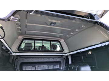 Hardtop AEROKLAS em ABS sem janelas para Toyota Hilux 2026+ (cabina dupla)