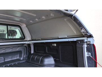Hardtop AEROKLAS em ABS sem janelas para Toyota Hilux 2026+ (cabina dupla)
