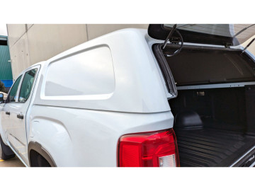 Hardtop AEROKLAS em ABS sem janelas para Toyota Hilux 2026+ (cabina dupla)