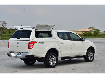 Hardtop ALPHA CMX em fibra com portas laterais em fibra para Mitsubishi L200 de cabine dupla (2015–2024).