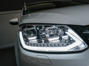 Headlights with Dynamic Turn Signals suitable for VW Touran MPV (Facelift) (2010-2015)