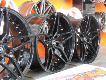 Jante Seventy9 SV AR 19 x 8.5 +9.5 5x120 Preto Brilhante