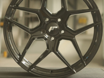 Jr Wheels Jr34 19X8,5 Gloss Black