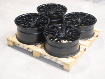 Set Of Cvr1 21X9 Et25 21X10,5 Et35 5X112 Gloss Black