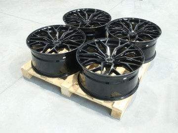 Set Of Cvr1 23X10,5 Et15 5X112 Double Tinted Black