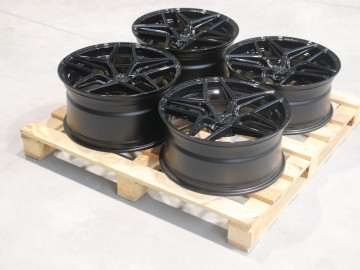 Set Of Cvr2 20X9 Et27 20X10 Et35 5X120 Gloss Black