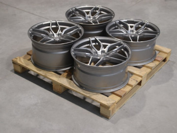Set Of Cvr3 20X9,5 Et25 20X10,5 Et15 5X112 Brushed Titanium