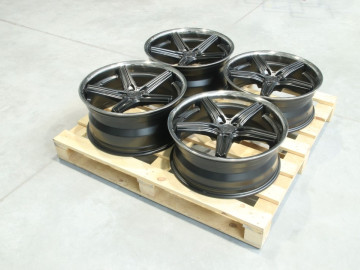 Set Of Cvr9 20X8 Et20 20X9 Et35 5X112 Carbon Graphite