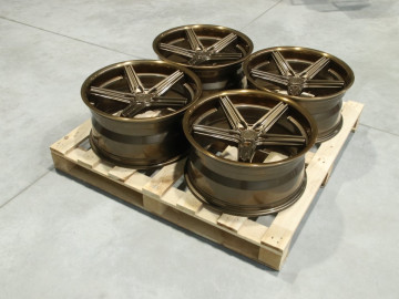 Set Of Cvr9 20X9,5 Et35 5X112 Glossy Bronze