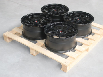 Set Of Jr11 17X8 Et35 5X100 Gloss Black