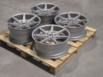 Set Of Jr20 20X8,5 Et35 20X10 Et40 5X120 Gloss Silver