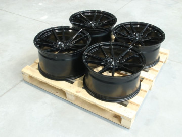 Set Of Jr21 20X10 Et20 20X11 Et25 5X114,3 Gloss Black