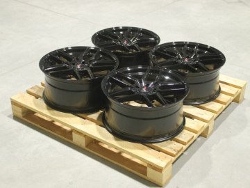 Set Of Jr25 19X8,5 Et35 5X114,3 Gloss Black