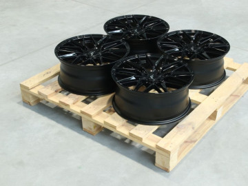 Set Of Jr28 18X7,5 Et33 4X100 Gloss Black