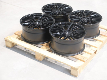 Set Of Jr28 18X8,5 Et40 5X114,3 Gloss Black