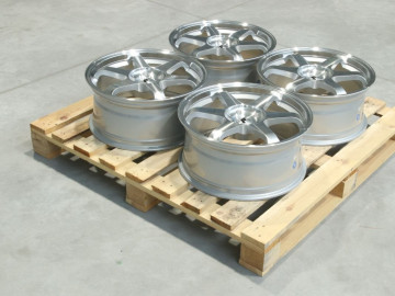 Set Of Jr3 18X8 Et33 5X114,3 Silver Machined