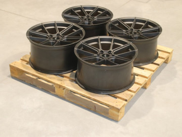 Set Of Jr30 20X10 Et35 20X10,5 Et45 5X114,3 Matt Graphite