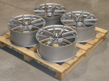 Set Of Jr30 20X8,5 Et35 5X114,3 Silver Machined Face