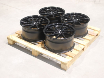 Set Of Jr36 18X9 Et40 5X112 Gloss Black