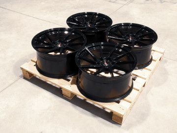 Set Of Jr36 20X10,5 Et20 5X112 Gloss Black