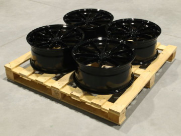 Set Of Jr37 19X8,5 Et35 5X112 Gloss Black