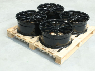 Set Of Jr37 20X8,5 20X9 Et35 5X112 Gloss Black