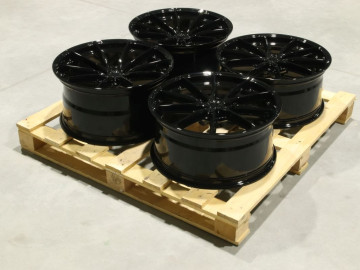 Set Of Jr37 20X9 Et20 20X10 Et35 5X112 Gloss Black