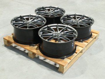 Set Of Jr37 21X9 Et38 21X10 Et44 5X108 Hyper Black