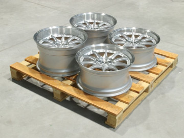 Set Of Jr41 18X8,5 Et15-35 18X10,5 Et15-25 Blank Silver Machined Face