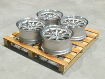 Set Of Jr41 18X8,5 Et15-35 Blank Silver Machined Face