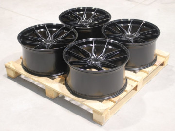 Set Of Jr44 21X10,5 Et40 5X130 Black Machined W/ Tinted Face