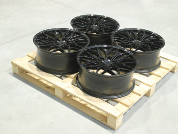 Set Of Jr46 19X8 Et40 5X100 Gloss Black