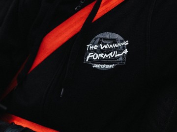 PETROLHEART THE WINNING FORMULA - ZIP HOODIE