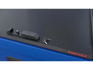Tessera SE: Cobertura Rígida Retrátil Manual Isuzu D-Max 2003->2007 Cabine Extra 